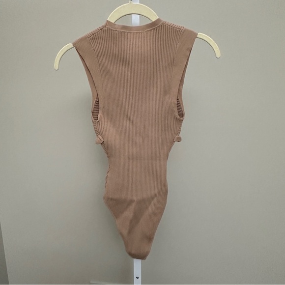 Sandro
Ribbed Knit Bodysuit size 1 NWT - Picture 6 of 7